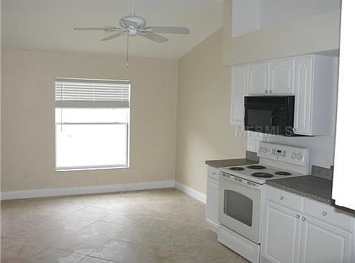 3rd image of 2638 Rosehaven Dr
