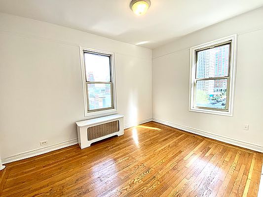 3rd image of 200 E 63rd St APT 5C