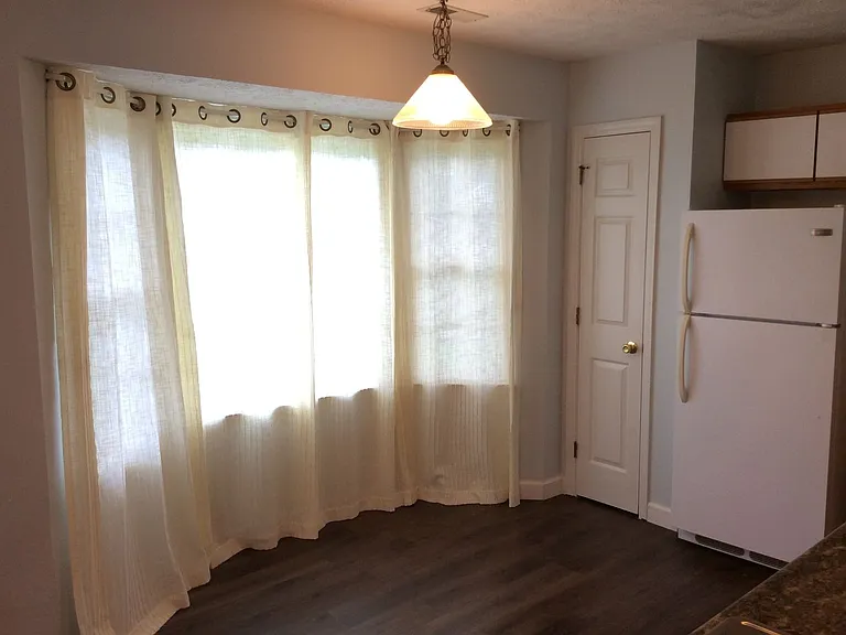 109 S Forest Dr — Photo 7