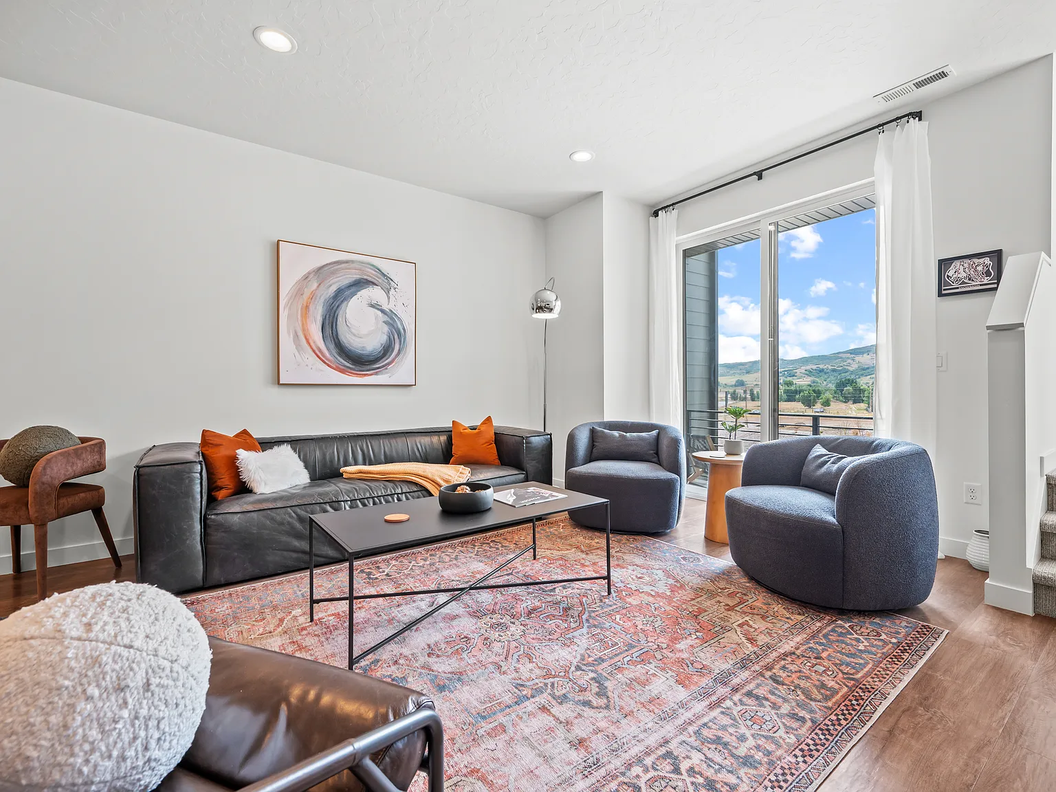 3 bed, 3.5 bath, $5,400 — Photo 3