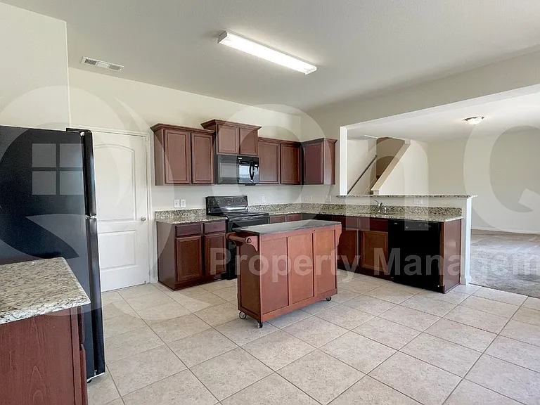1623 White Mountain Way — Photo 6