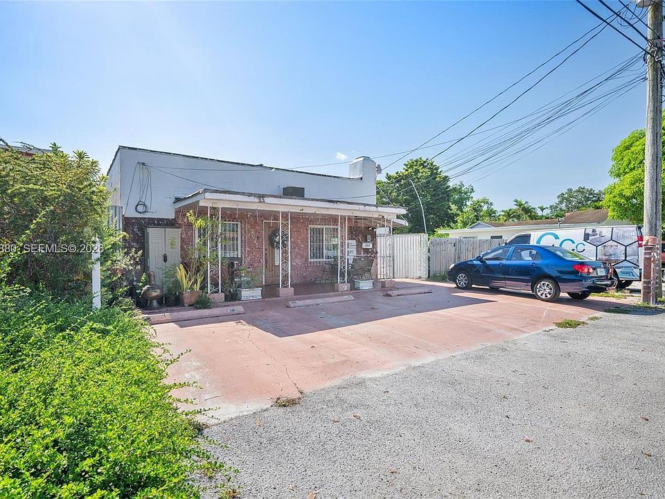 2nd image of 2027 SW 58th Ave