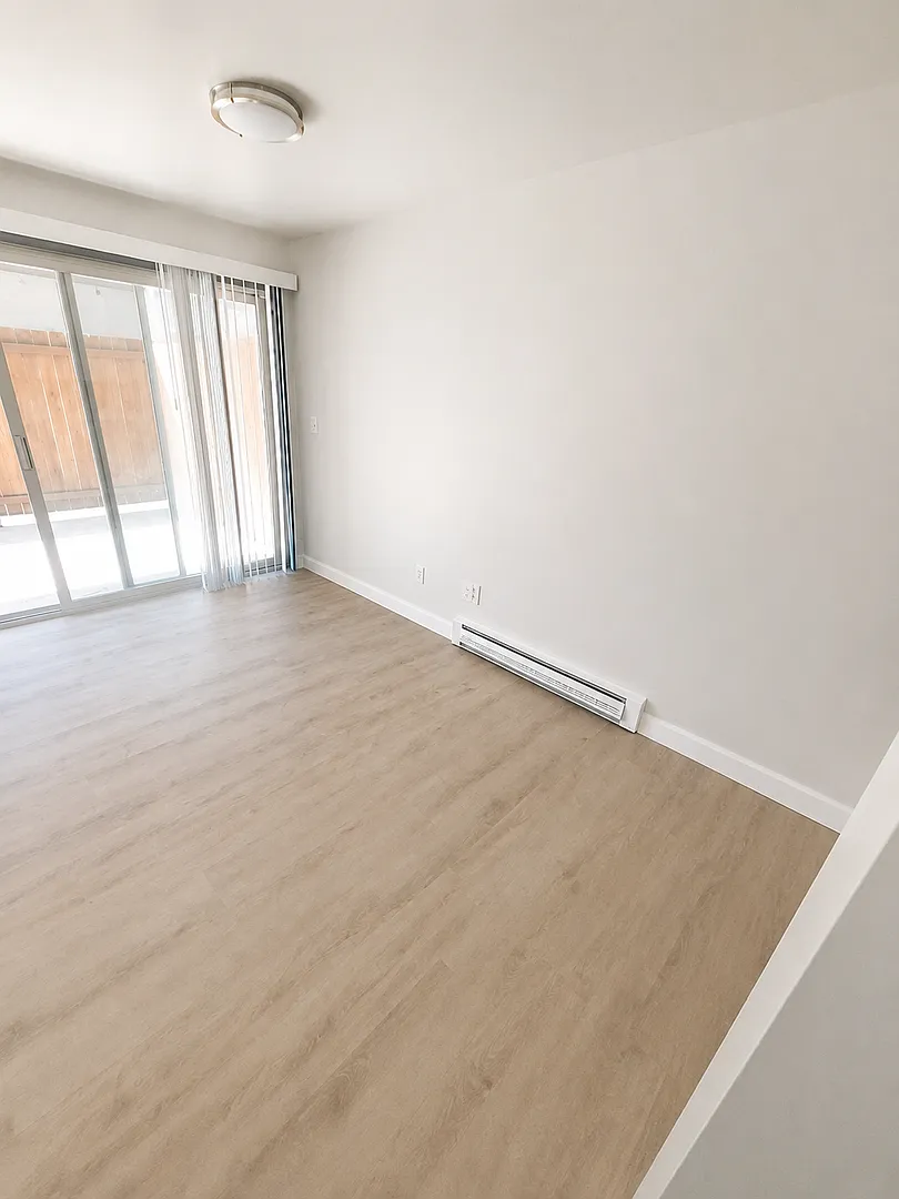 Limited-Time Deal! Updated 1BR + $300 Rent Savings — Photo 1
