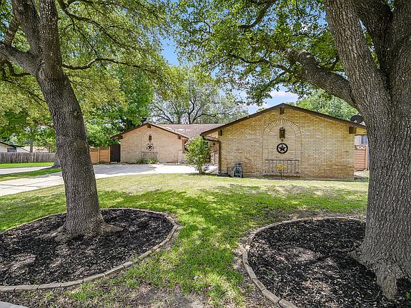 2nd image of 302 Madrid Dr
