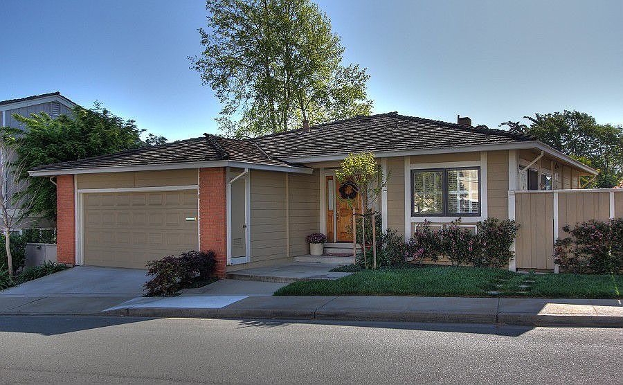 2nd image of 1652 Siskiyou Dr