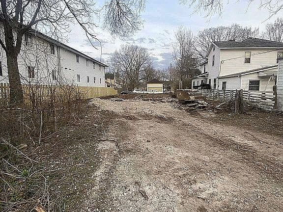 4th image of 918 N 11th St