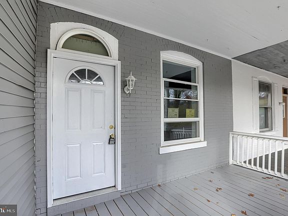 2nd image of 1804 Walnut St