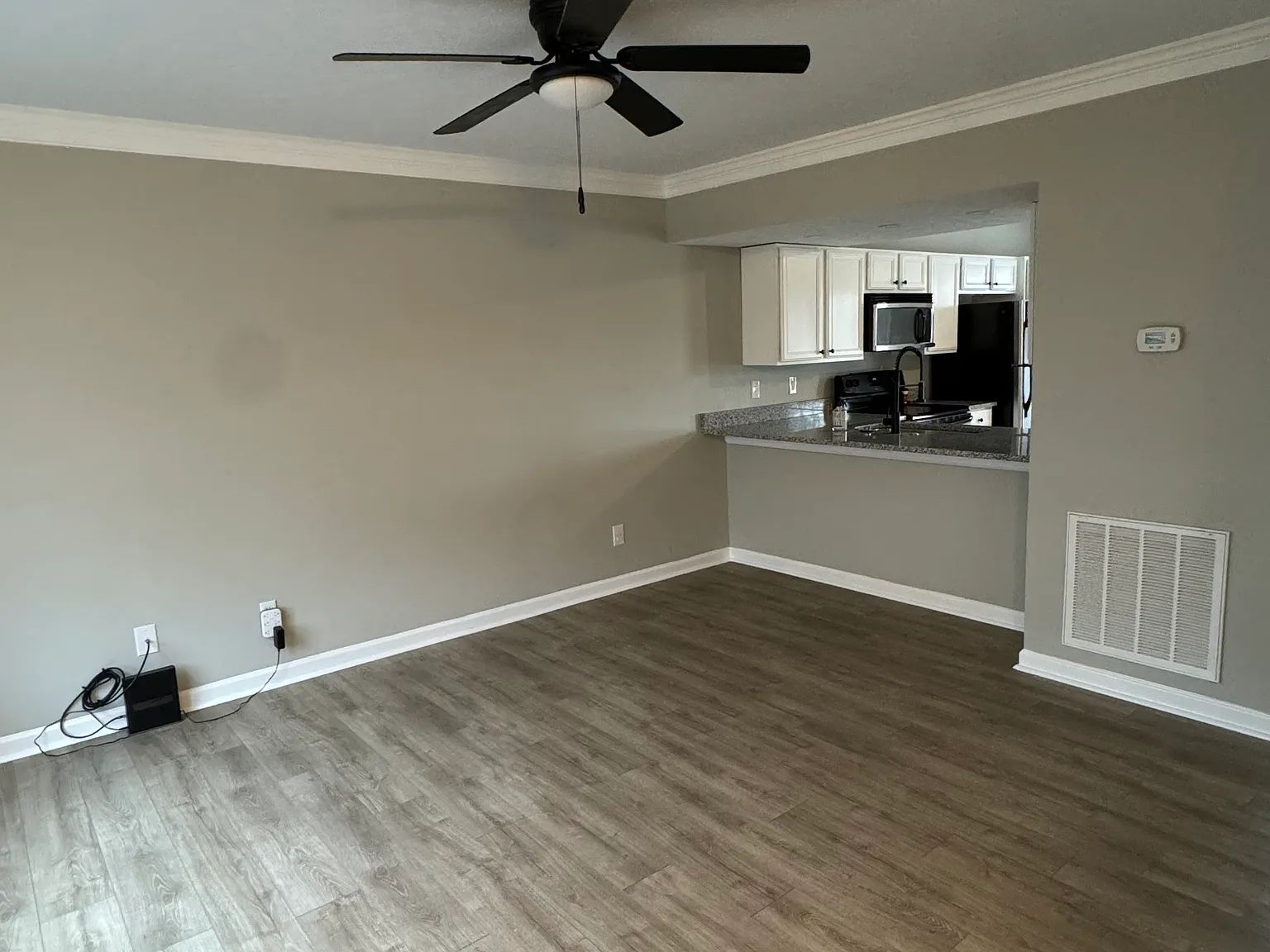 2 bed, 1080 sqft, $1,500 — Photo 2