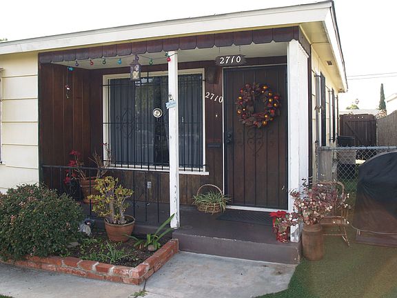 3rd image of 2710 Fairmount Ave