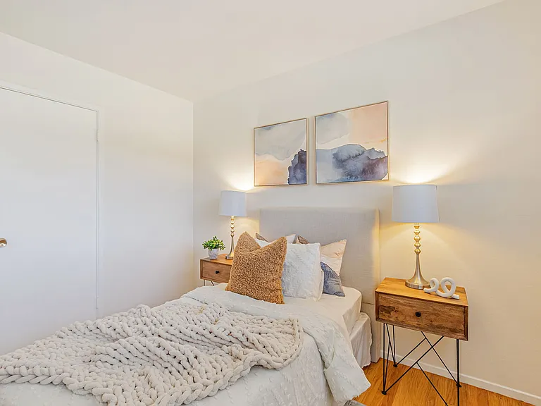 7624 Erin Way — Photo 9