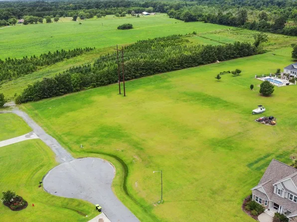 2303 Valleyway Road, Greenville, NC 27858