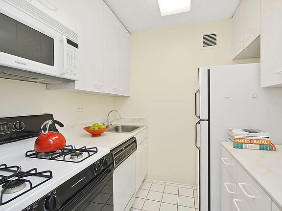 3rd image of 330 E 38th St APT 42C