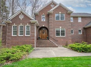 724 Lakeville Rd, Leonard, MI 48367