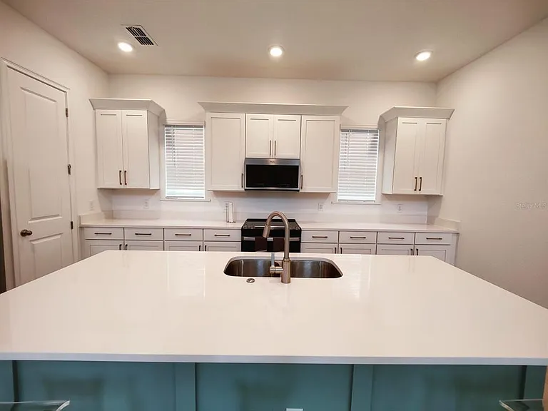 7703 Nemours Pkwy — Photo 3