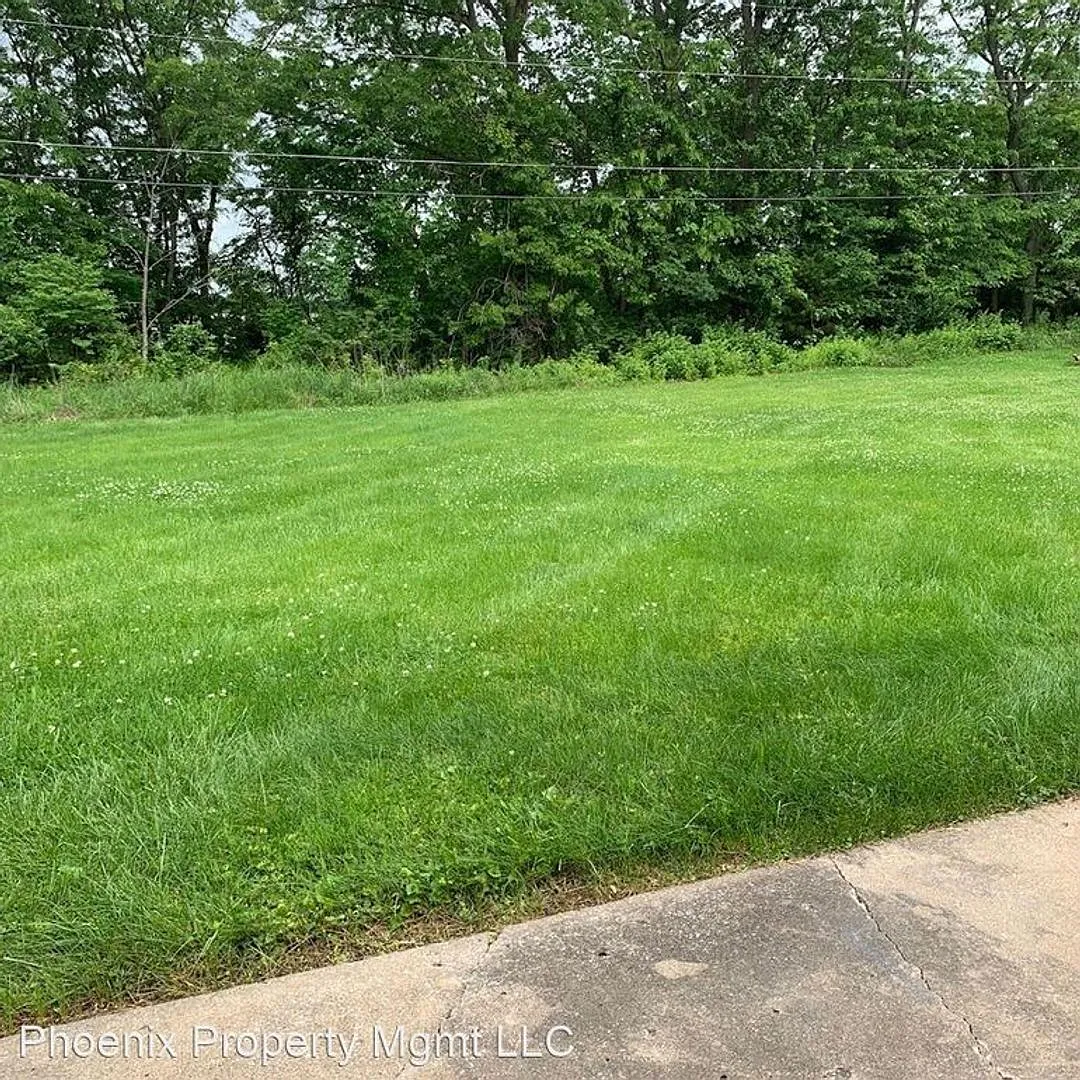 560 N East Park Ln — Photo 3