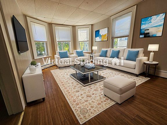 4th image of 119 Newbury St
