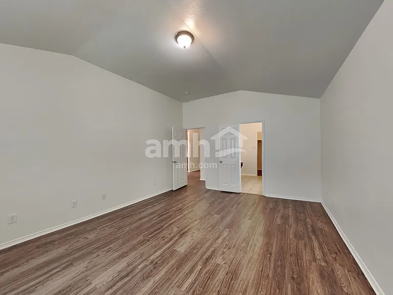 1207 Fox Glen Trl — Photo 14