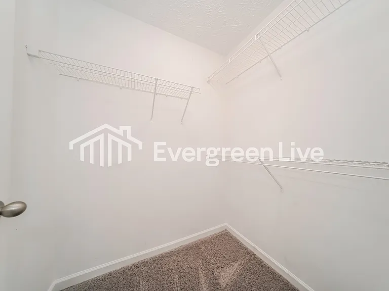 1705 Formosa Ln — Photo 9