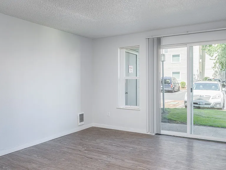Riverwood Heights | Living Room