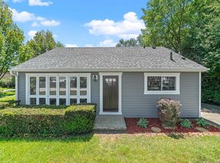 401 W Bob O Link Rd, Mount Prospect, IL 60056