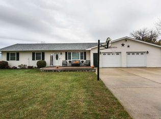 17256 Irish Hill Ln, Bernard, IA 52032
