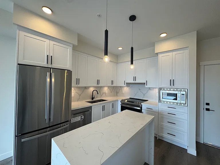 12143 223rd St — Photo 1