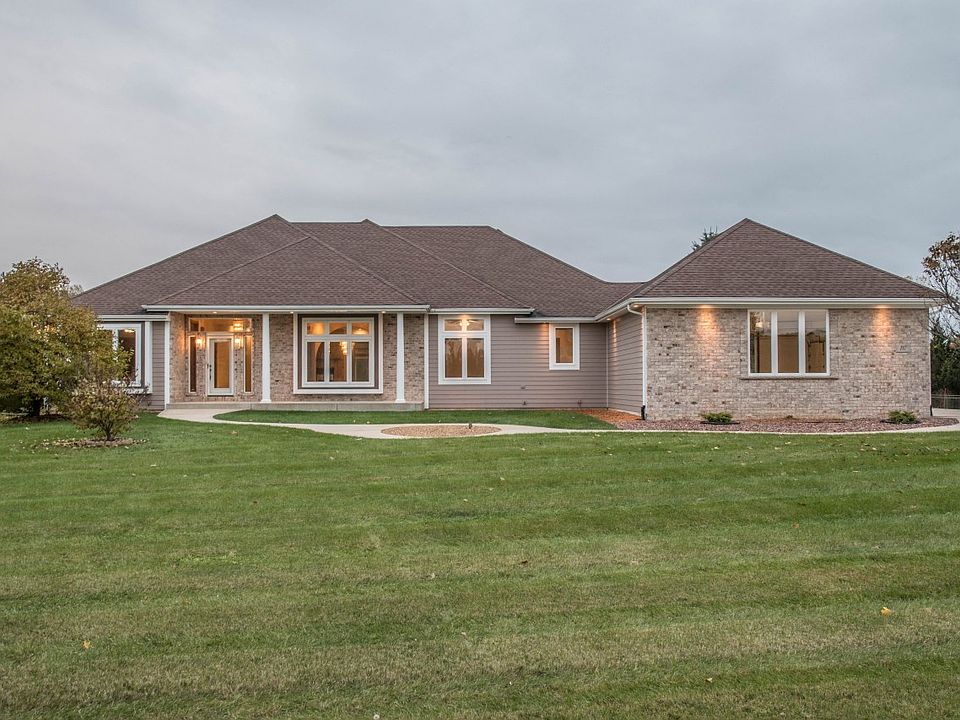 2nd image of 817 Red Oak Dr