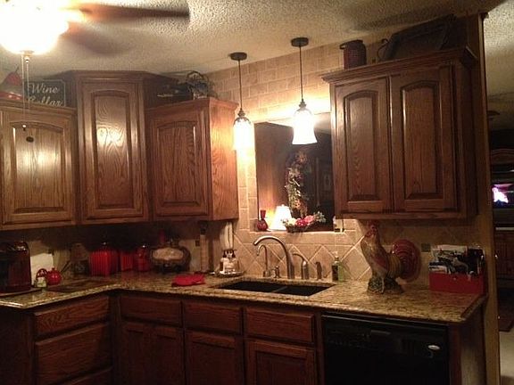 3rd image of 1703 Broadmoor Dr