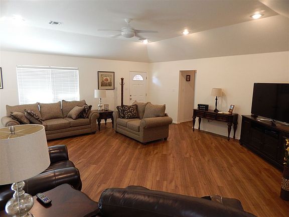 4th image of 4414 NW Wolf Creek Blvd