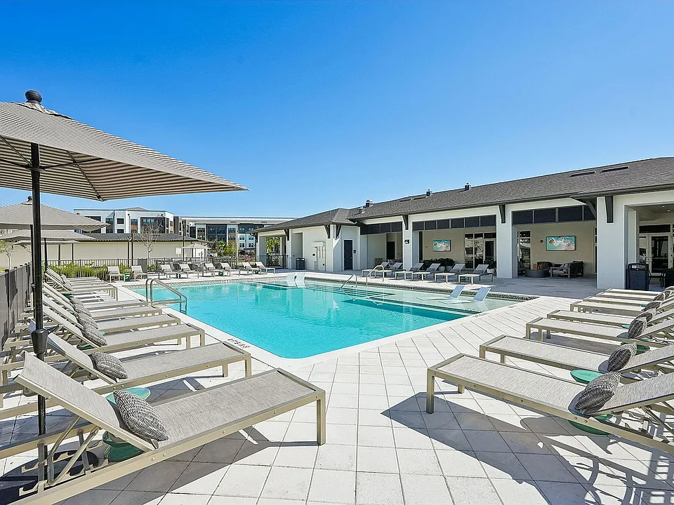 Estero Vista Apartments