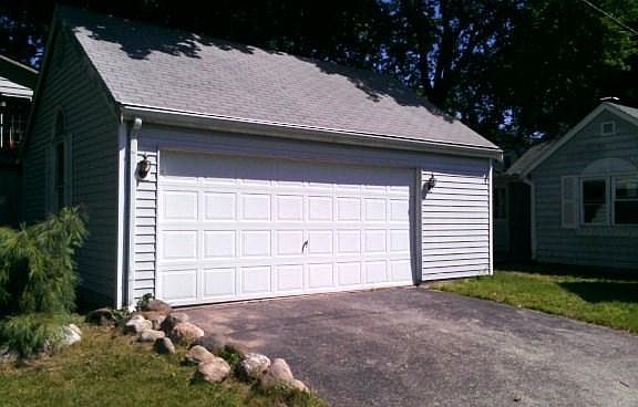 2nd image of 631 N Rockford Ave