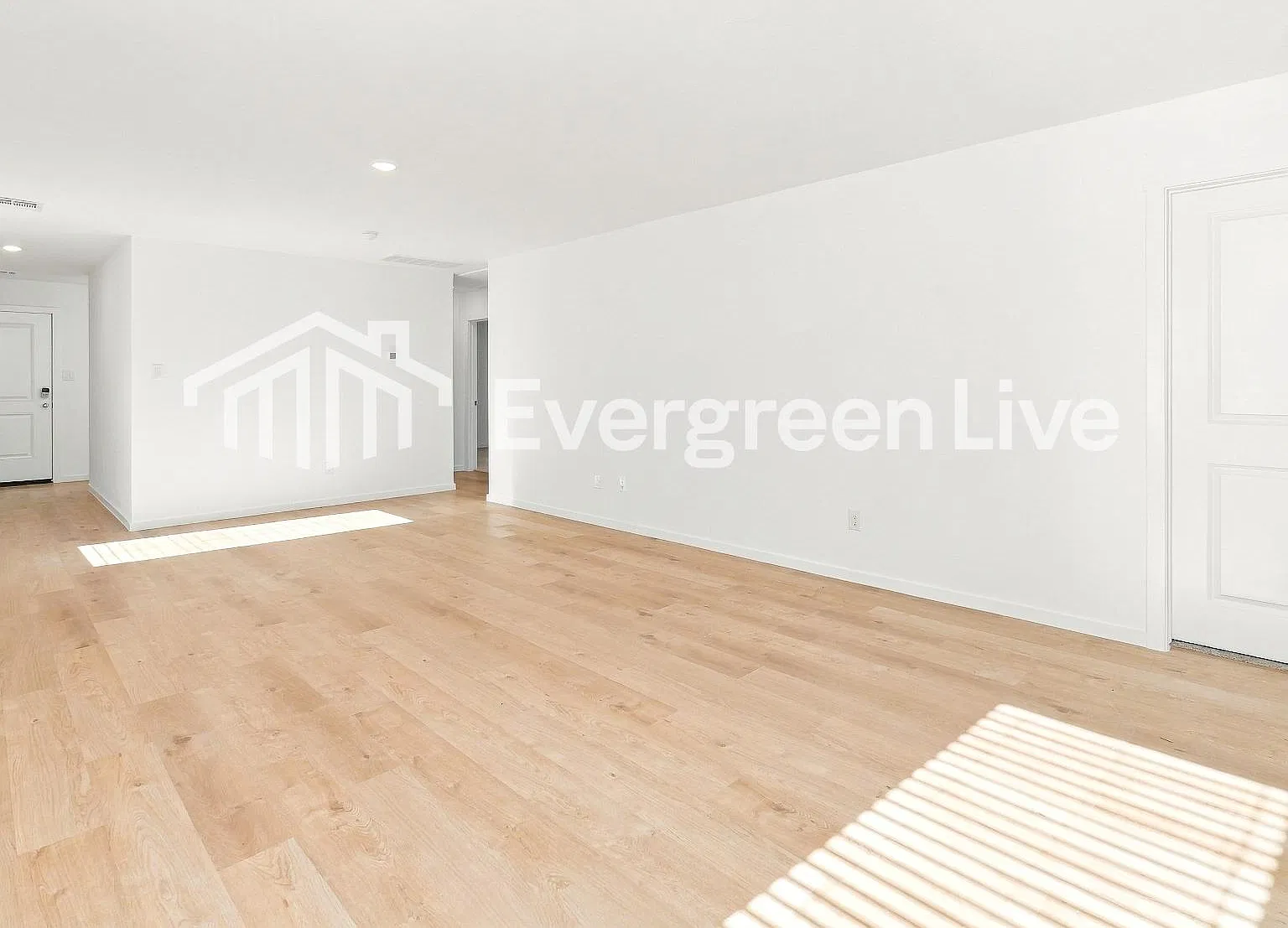 3 bed, 2.0 bath, 1411 sqft, $1,470 — Photo 4