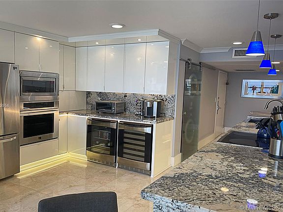 3rd image of 3900 Galt Ocean Dr APT 1206