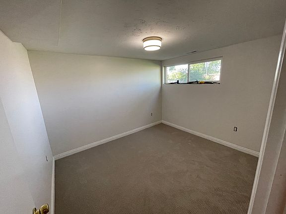 2nd image of 2704 E Blue Spruce Dr