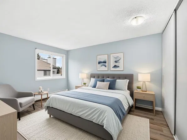 70 E Glamis Dr SW #2467, Calgary, AB T3E 6T6