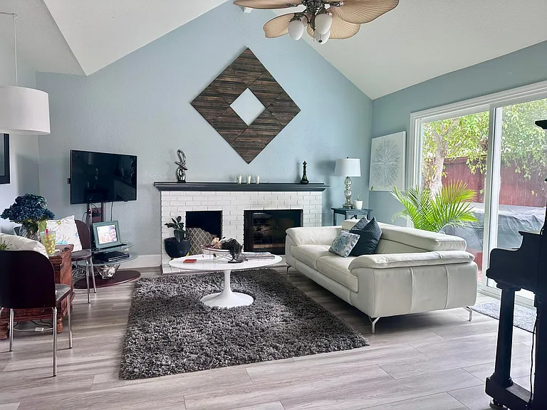 Redwood Ln — Photo 8