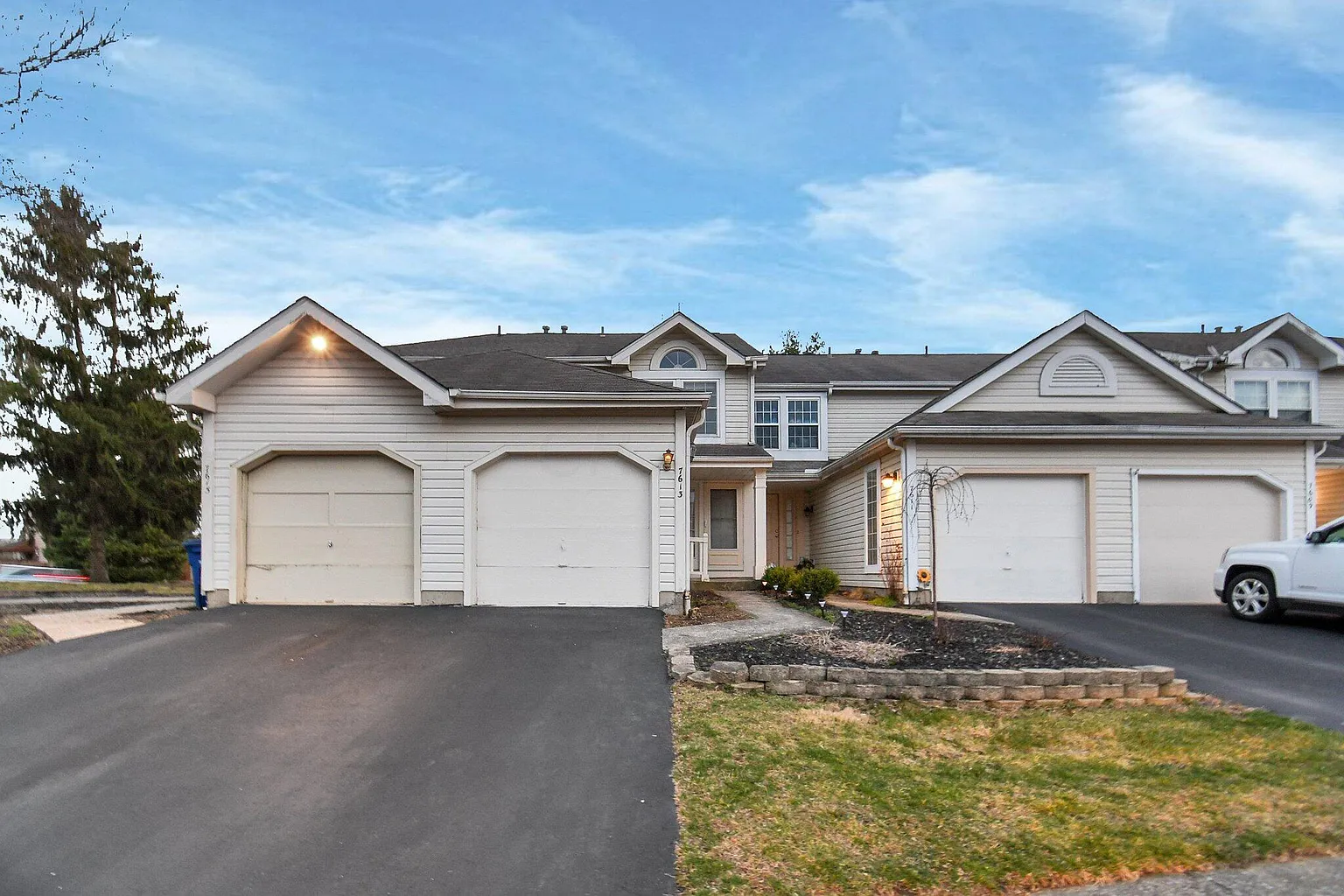 7613 Bay Hill Dr photo 1