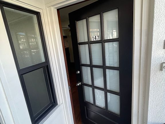 2nd image of 147 W Ivy St #147