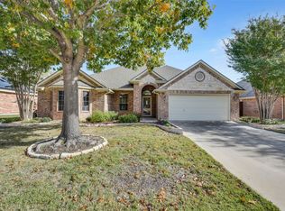 628 Chestnut Ln, Saginaw, TX 76179
