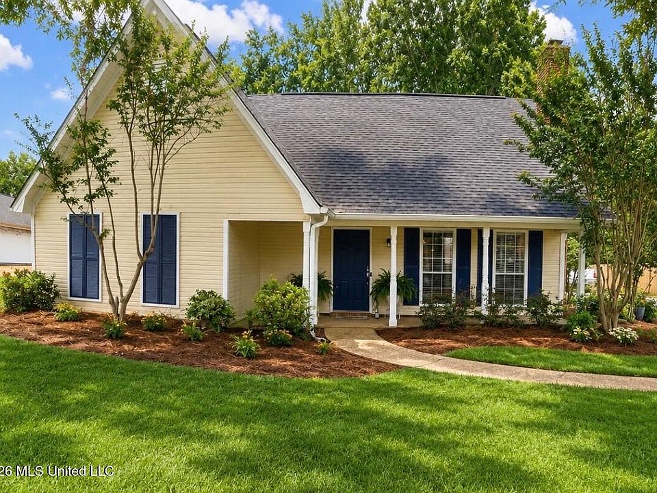 1st image of 556 Brookstone Cir