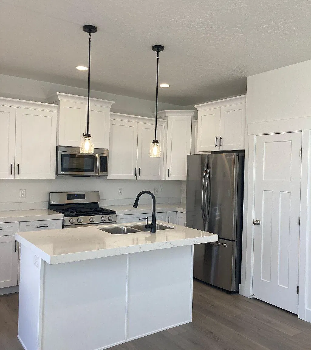3 bed, 2.5 bath, 2243 sqft, $2,550 — Photo 4