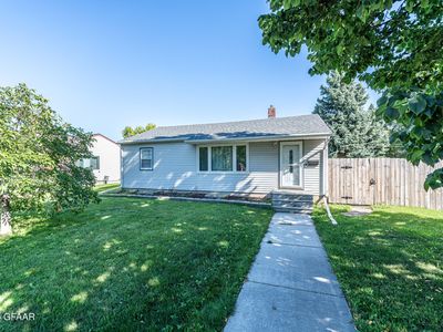 2406 9th Ave N, Grand Forks, ND, 58203