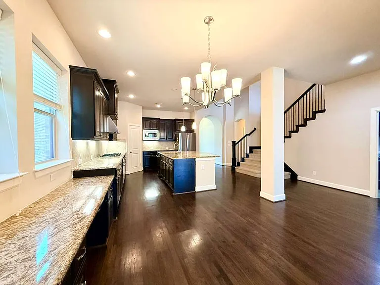6704 Castillo St — Photo 13