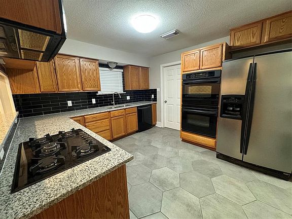 5th image of 303 Avenue C