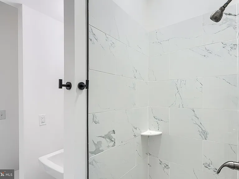 7 Carrollton Ave — Photo 26