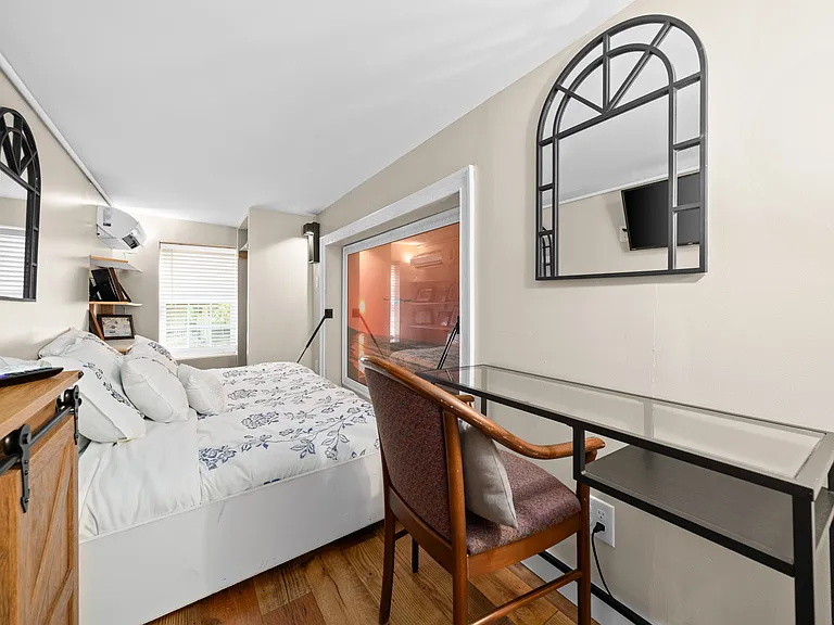 26 Hanover St #B — Photo 47