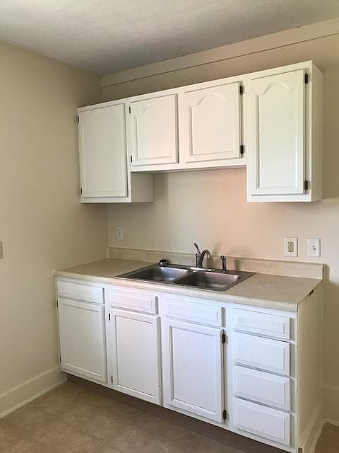 1st image of 205 Hall St Unit 1/2