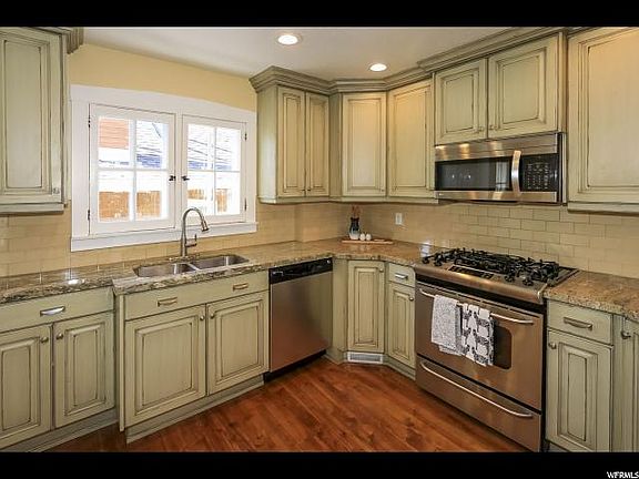 3rd image of 1328 E Browning Ave