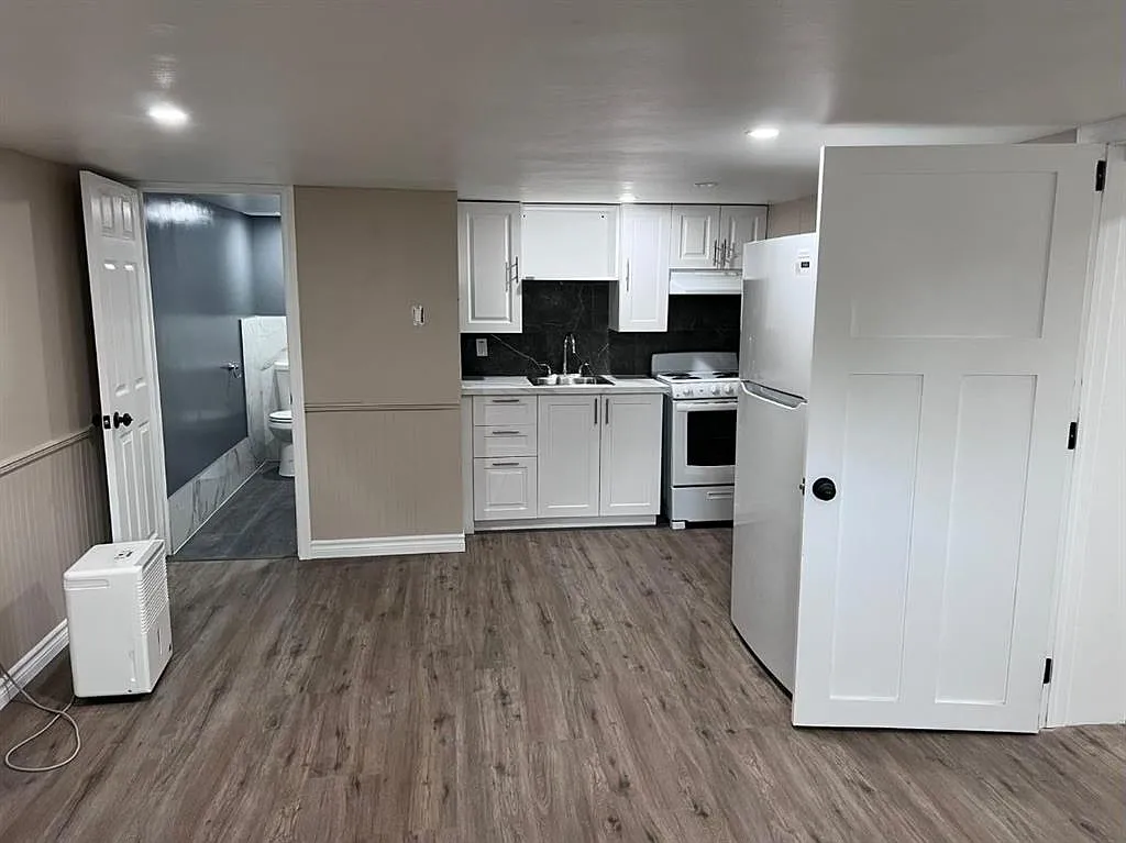 1 bed, $1,000 — Photo 2