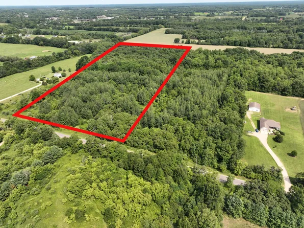 501 E 128th St, Grant, MI 49327
